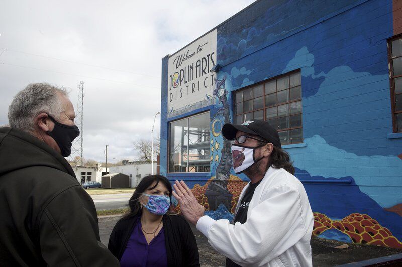 Joplin Arts District cuts ribbon for new downtown mural